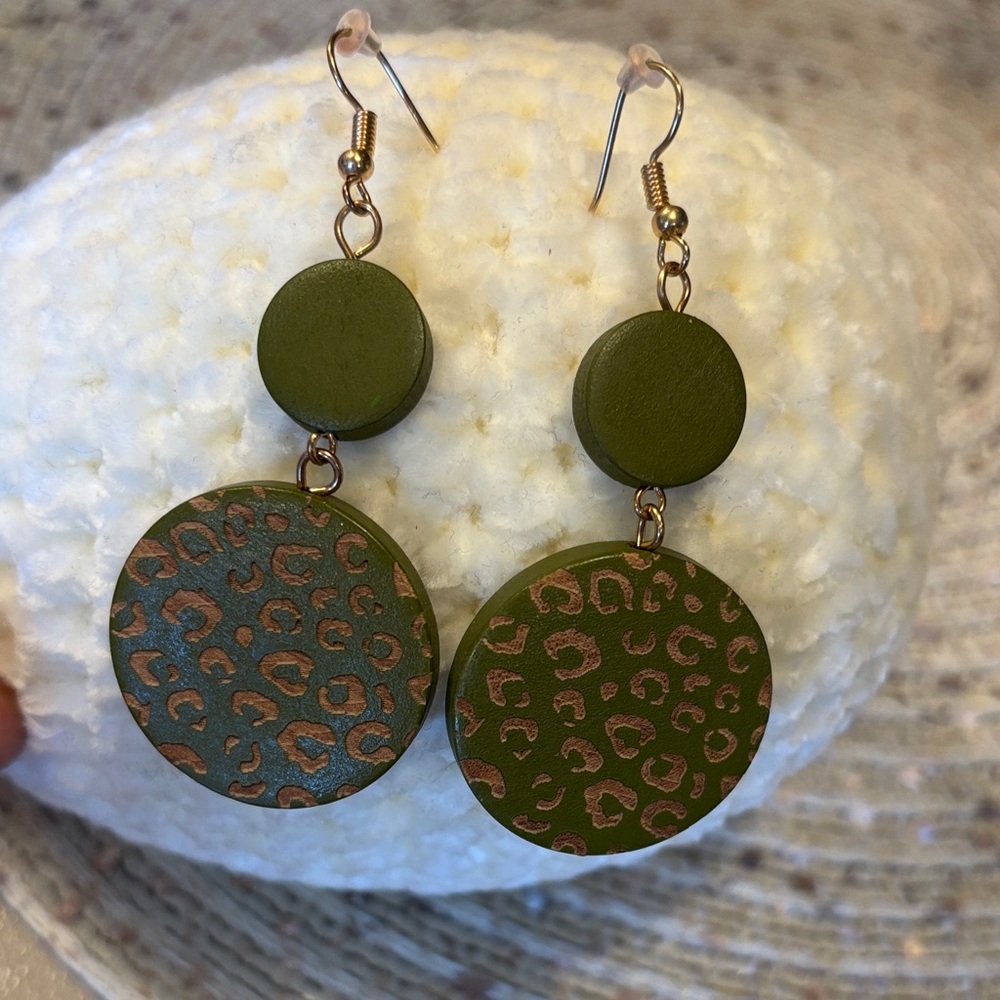 Fashion Jewelry Olive and Tan Leopard Earrings